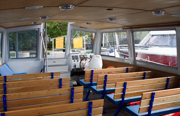 lagomaggioreboat-interno-motoscafo-namaste